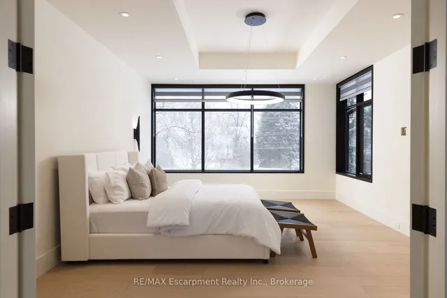 Additional image 24 of 2110 Blyth Cres