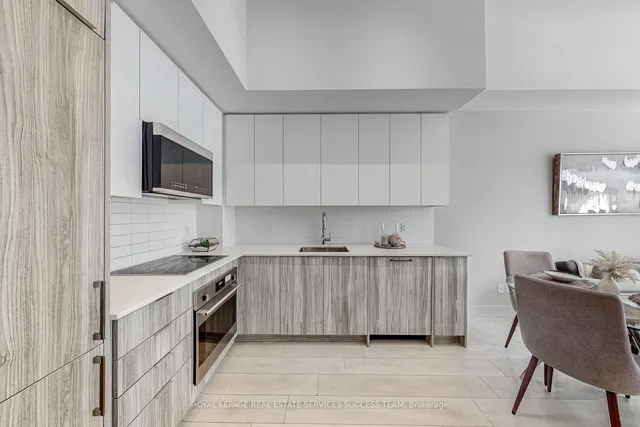 Additional image 3 of 2485 Taunton Rd Unit 447