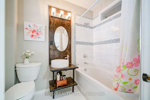 Additional image 32 of 683 Manning Ave