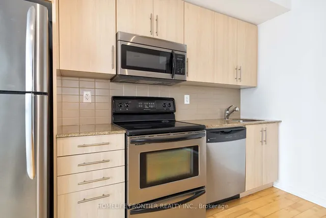 Additional image 13 of 65 Bremner Blvd Unit 2111