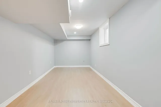 Additional image 9 of 3 Halfmoon Sq