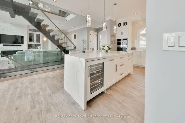 Additional image 13 of 3188 Lakeshore Rd