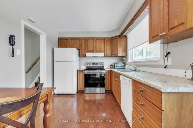 Additional image 18 of 3099 Northview Cres