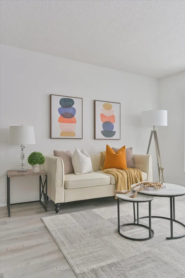 Additional image 6 of 125 Village Green Sq Unit 1812