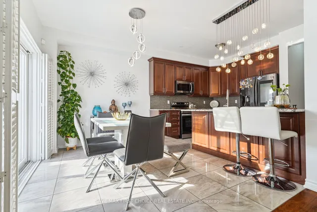 Additional image 10 of 70 Masken Circ