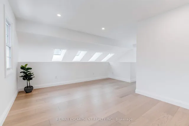 Additional image 23 of 1275 Maple Crossing Blvd Unit 12