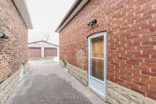 Additional image 28 of 165 Lambton Ave