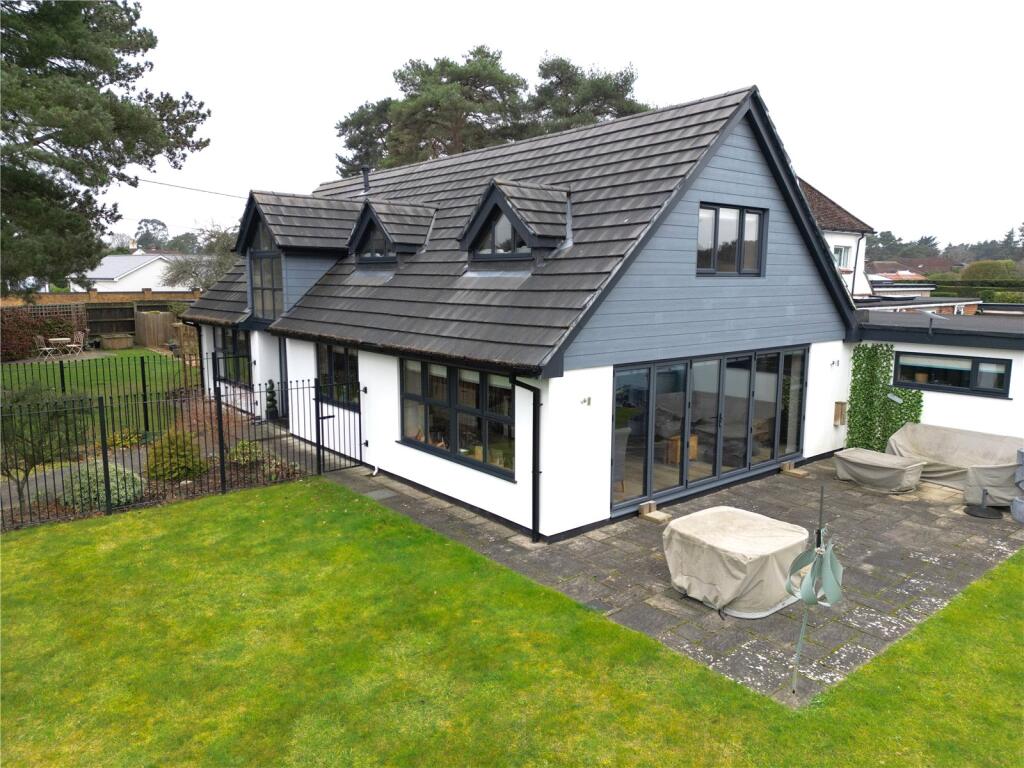 Braeside Road, St. Leonards, Ringwood, Dorset, BH24