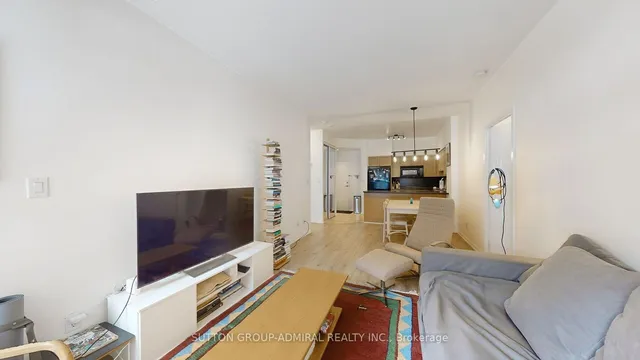 Additional image 7 of 1000 King St Unit 101