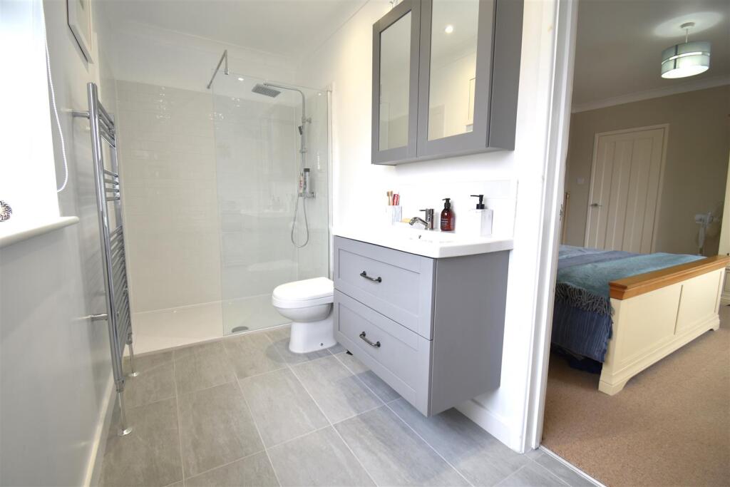 Additional image 16 of Attractive Detached Home In Popular Stoke Bishop Location