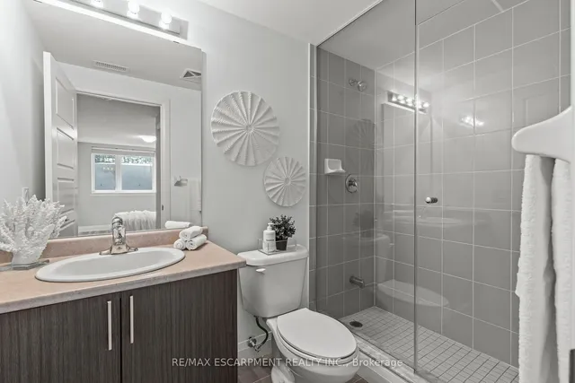 Additional image 25 of 1200 Main St Unit 102