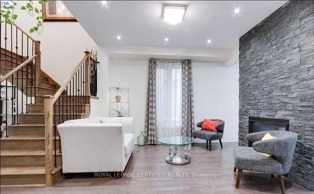 Additional image 5 of 3 Lower Thames Dr