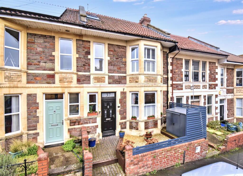 Well Presented Period Home Close to Bristol's Harbourside