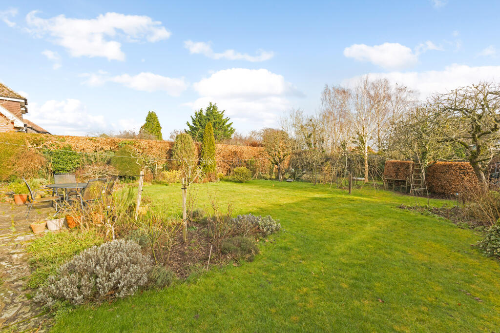 Additional image 8 of Wood End Hill, Harpenden, AL5