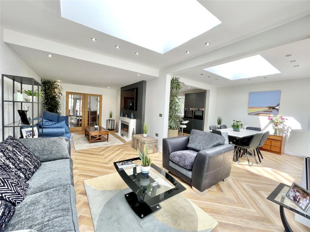 Additional image 4 of Somerford Avenue, Highcliffe on Sea, Christchurch, Dorset, BH23