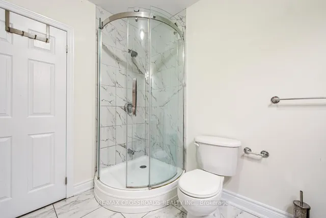 Additional image 20 of 114 Tisdale Ave