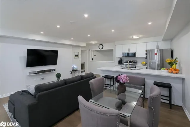 Additional image 3 of 200 Veterans Dr Unit 25