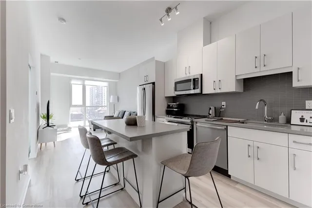 Additional image 7 of 2007 James St Unit 407