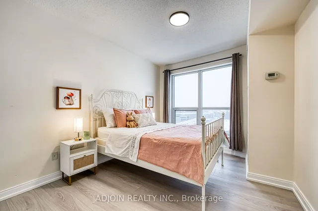 Additional image 20 of 181 Village Green Sq Unit 1113