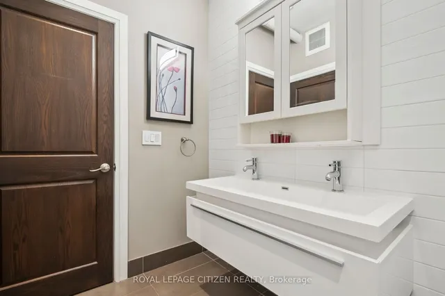 Additional image 27 of 326 Carlaw Ave Unit 201