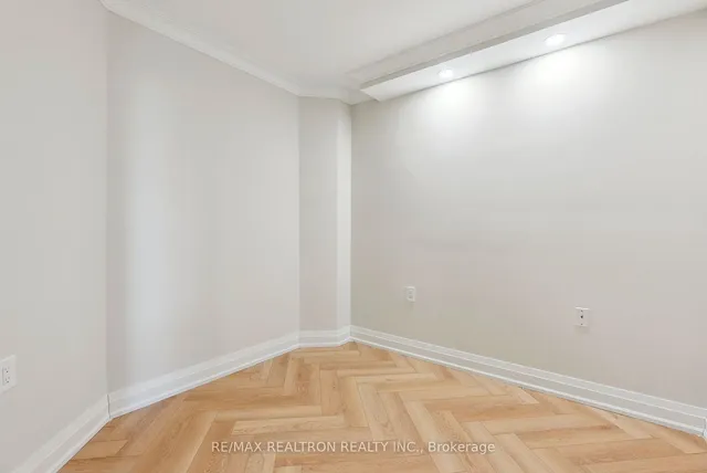 Additional image 23 of 35 Finch Ave Unit 905