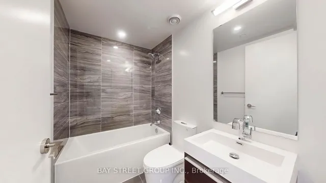 Additional image 26 of 39 Roehampton Ave Unit 2304