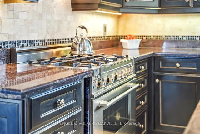 Additional image 7 of 390 Upper Middle Rd Unit 306