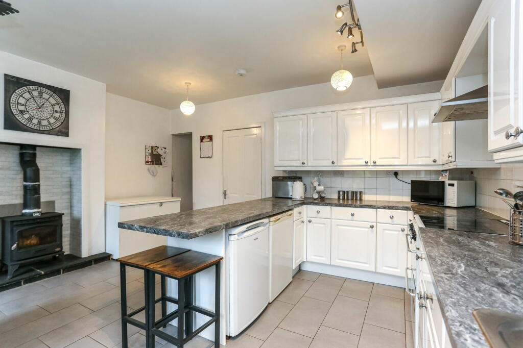 Burnley Road East, Rossendale, BB4