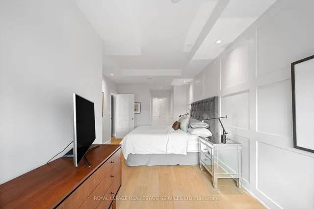 Additional image 16 of 25 Earlington Ave Unit #422