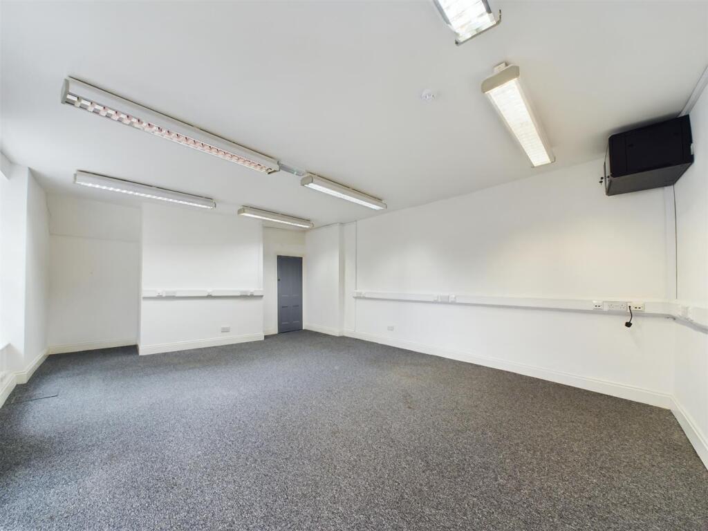 Additional image 7 of Castle Chambers, Market Place, Barnard Castle