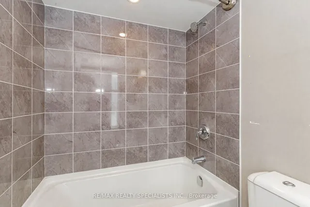 Additional image 36 of 716 Main St Unit 711