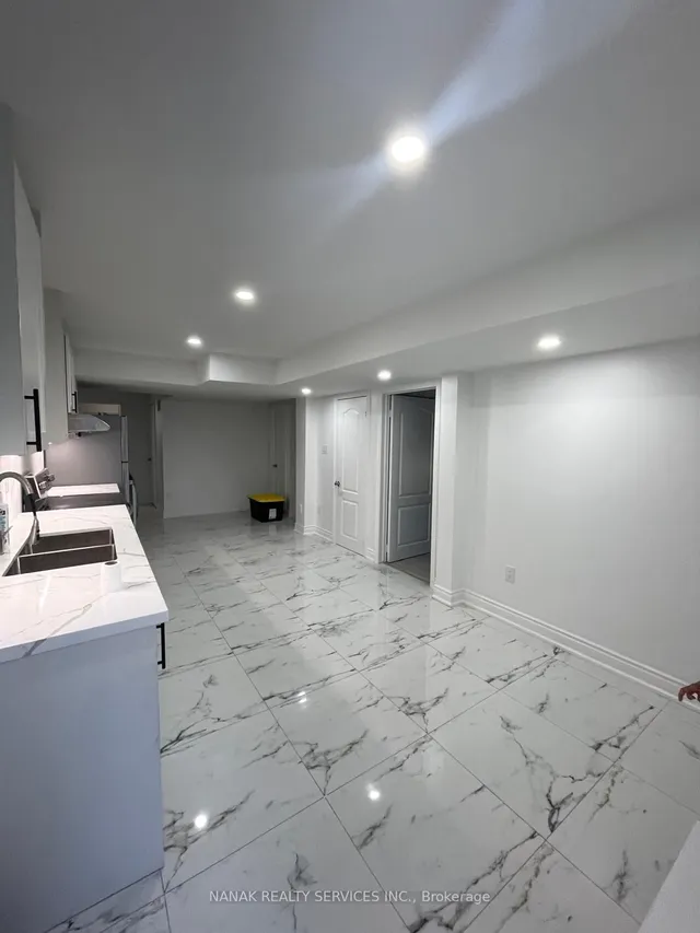 Additional image 34 of 5 Locomotive Cres