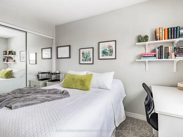 Additional image 30 of 51 Robertson Davies Dr