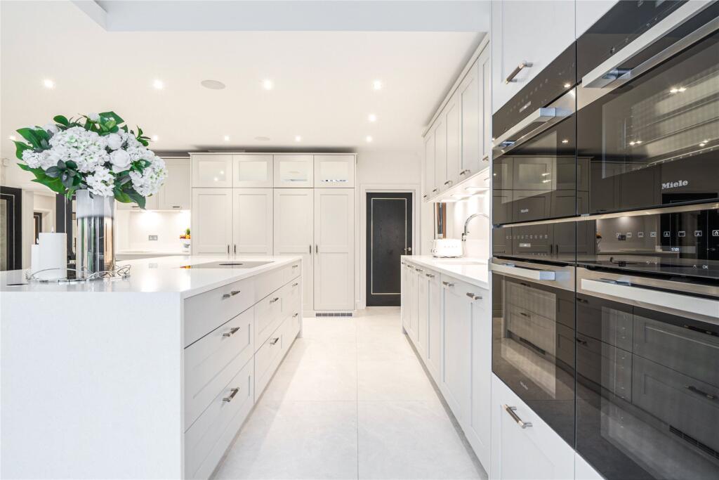 Additional image 10 of Meadow Way, Farnborough Park