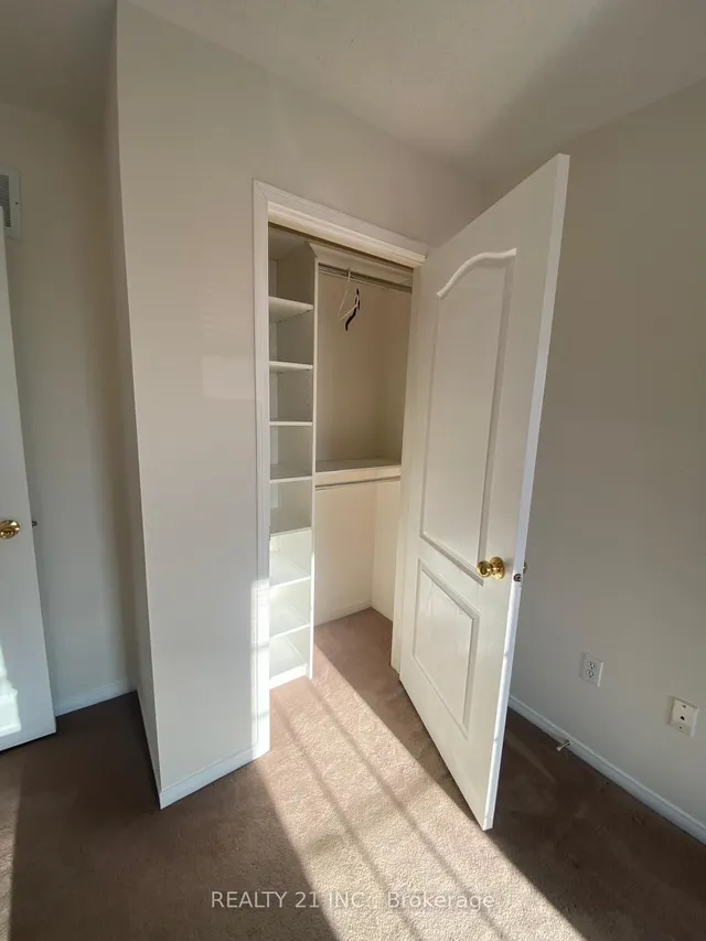 Additional image 20 of 76 Sweet Clover Cres