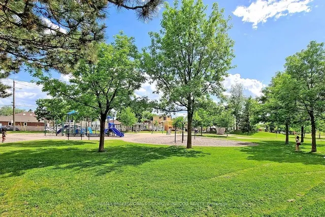 Additional image 32 of 1001 Roselawn Ave Unit 429