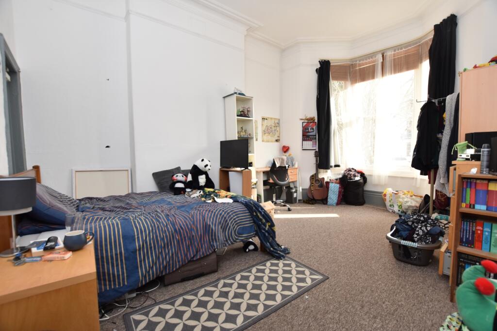 Primary image of Room 5, St Pauls Road, Lower Maisonette, Clifton, Bristol, BS8 1LT