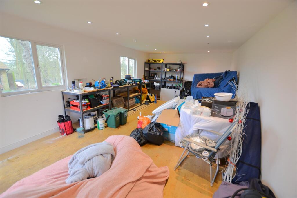 Additional image 50 of Woodside Green, Will Hill, Essendon