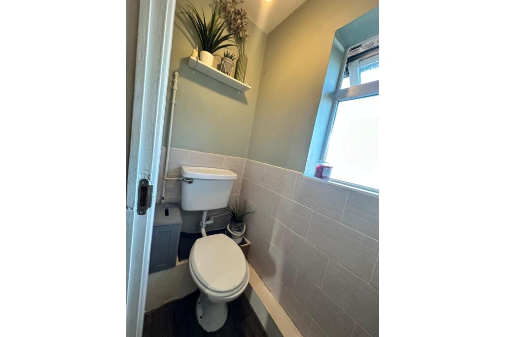 Additional image 11 of The Grove, Studley, B80