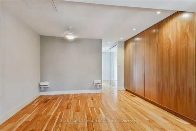 Additional image 34 of 69 Longboat Ave