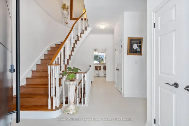 Additional image 7 of 71 Mae Crt