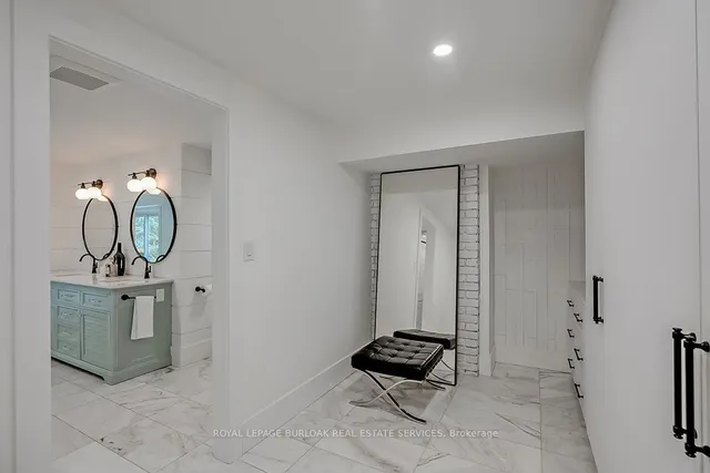 Additional image 10 of 2365 Britannia Rd