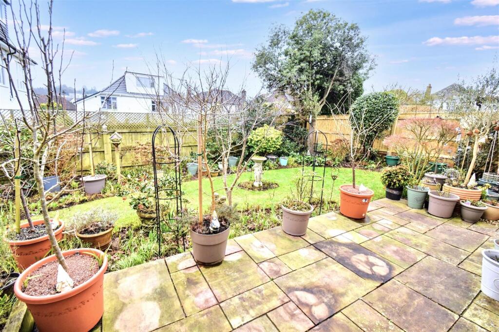 Additional image 2 of Attractive Detached Home In Popular Stoke Bishop Location