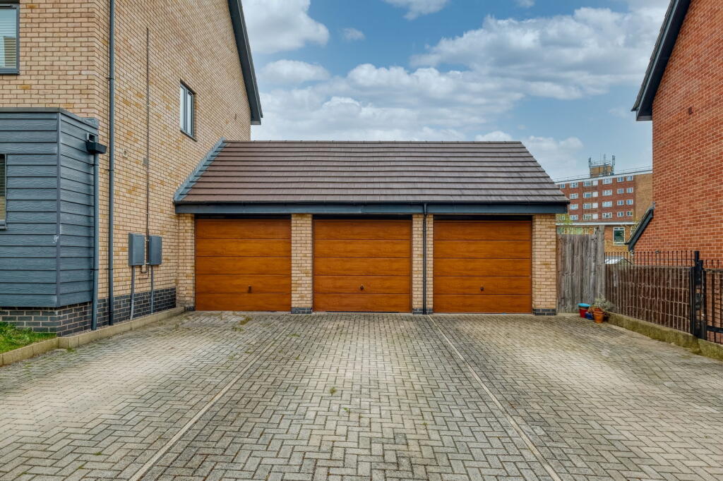 Additional image 20 of New House Farm Drive, Northfield, Birmingham, B31 2FW