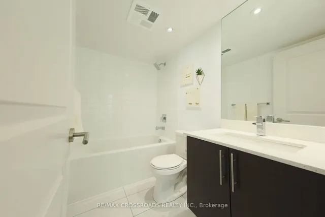 Additional image 25 of 400 Adelaide Ave Unit 2104