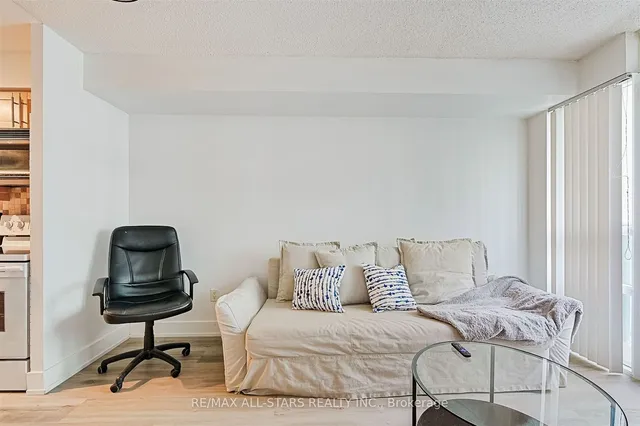 Additional image 10 of 20 Blue Jays Way Unit 1008