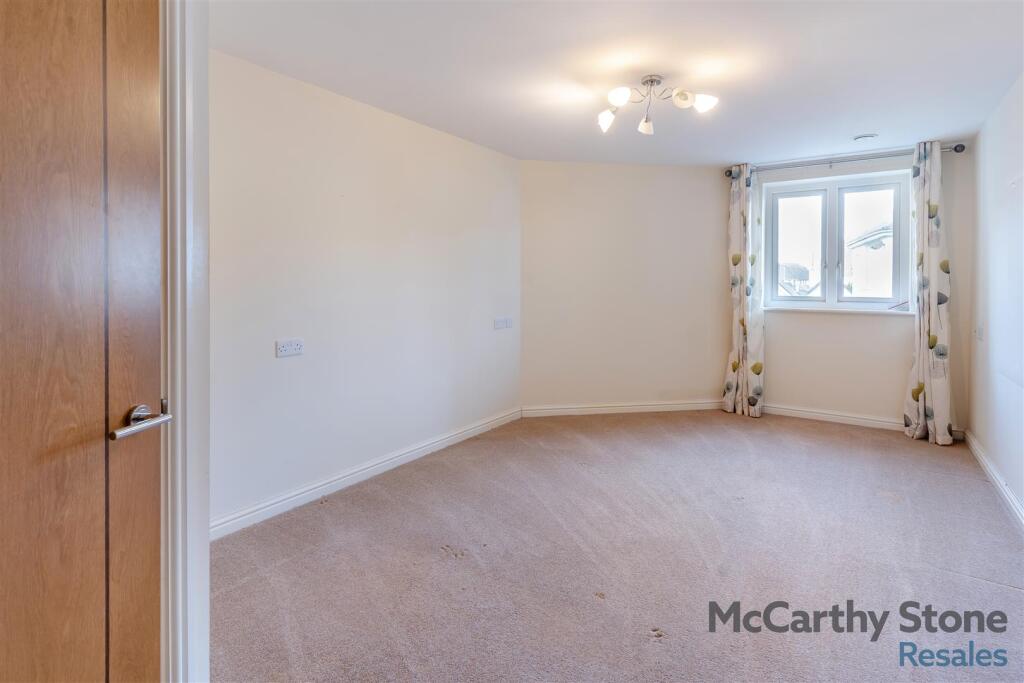 Additional image 8 of Middleton Court, Picton Avenue, Porthcawl CF36 3BF