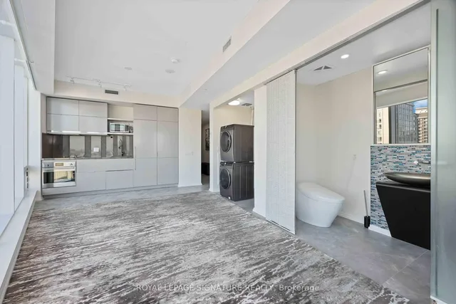 Additional image 10 of 197 Yonge St Unit 2612