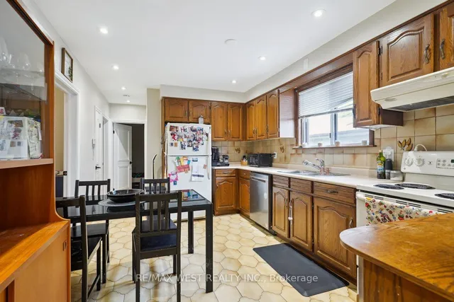 Additional image 4 of 555 Silverthorn Ave