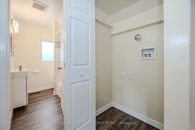 Additional image 19 of 73 Albany Ave